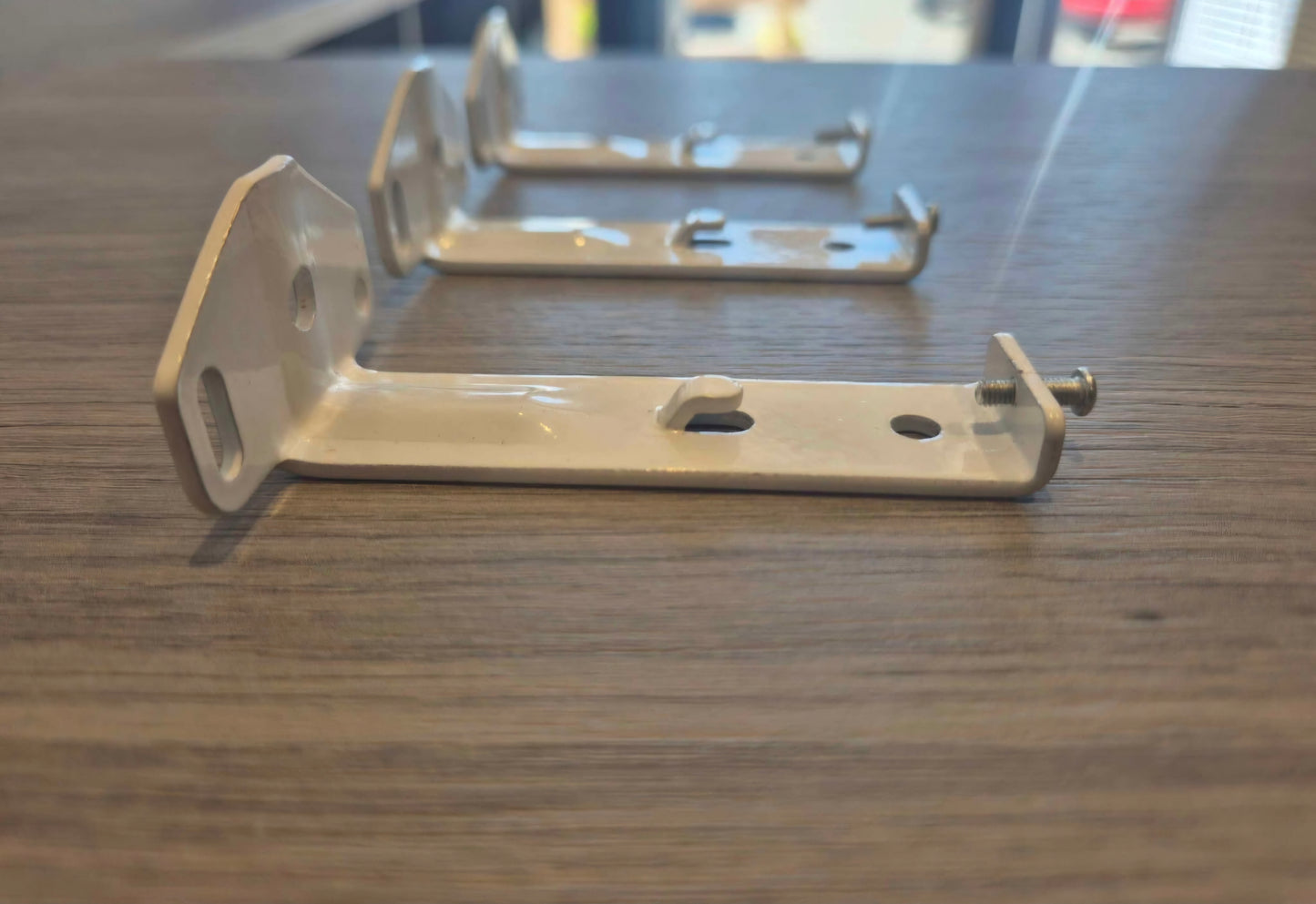 Pack of 3 - White Face Fix Brackets (3.5" / 89mm)