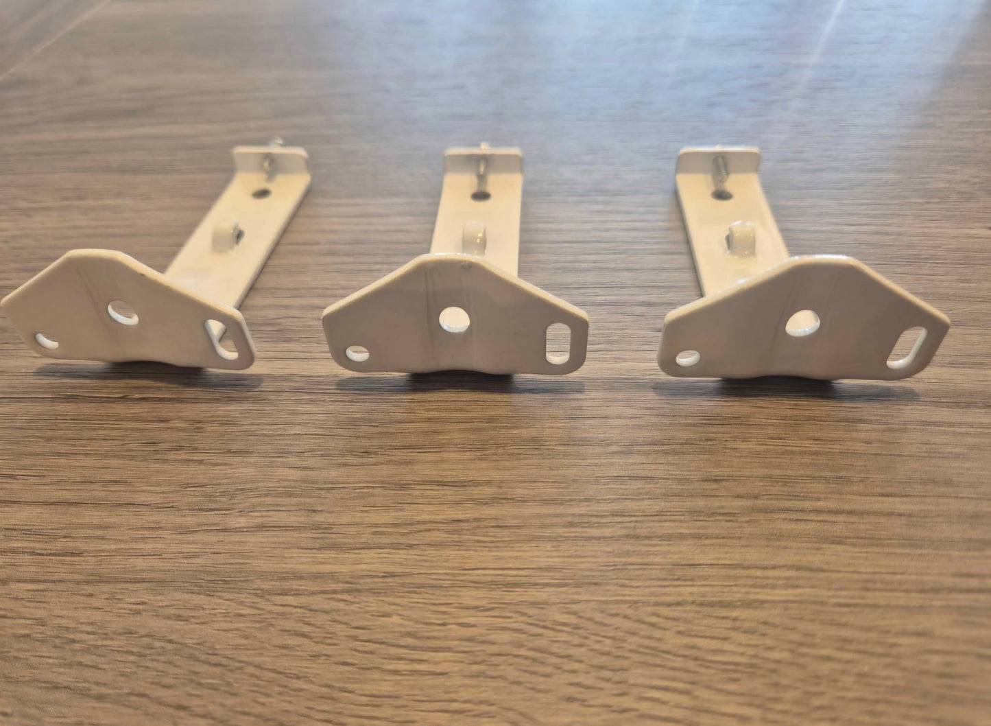 Pack of 3 - White Face Fix Brackets (3.5" / 89mm)